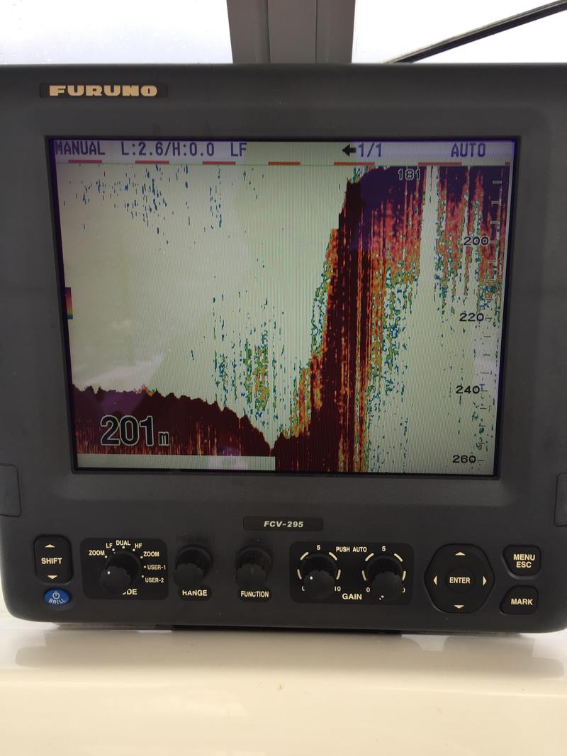 Lowrance Elite 4x Chirp Fish Finder power up and use on Kick Boat